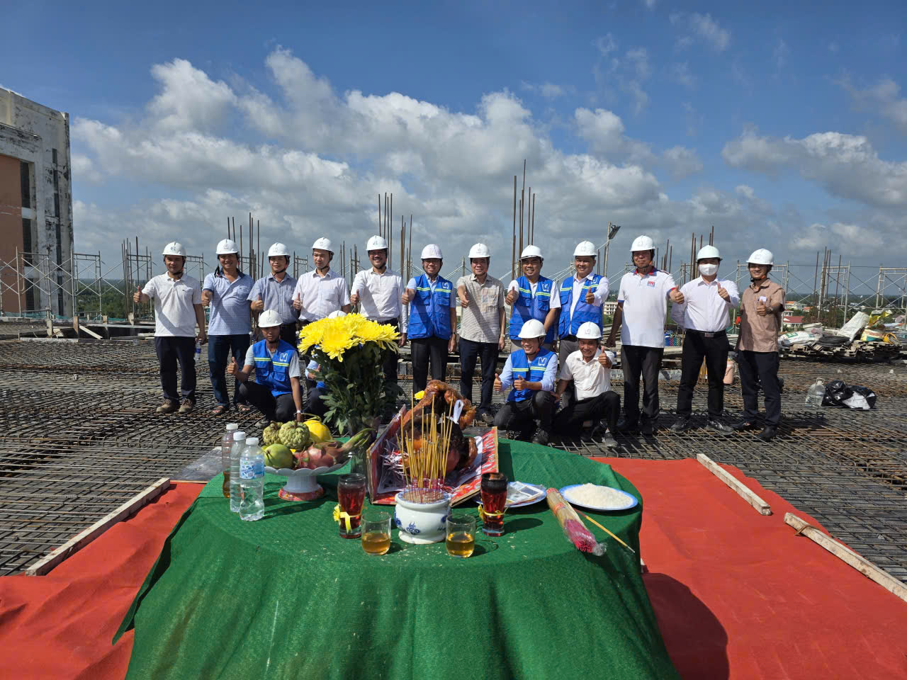 VIỆT-ÚC LỄ CẤT NÓC ĐH MIỀN TÂY